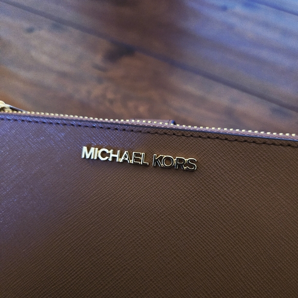 Michael Kors Jet Set Travel Large Double Zip Phone Wallet Wristlet Brown Luggage - Picture 10 of 12